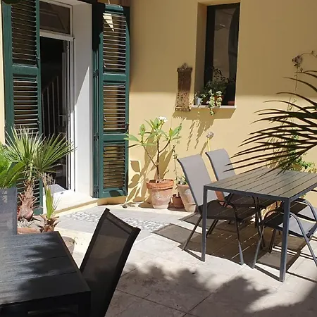La Corte Nascosta شقة